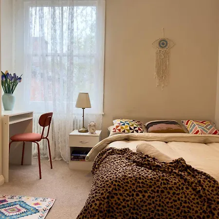 Cosy 3 Bedroom Flat Nearby Willsden Green